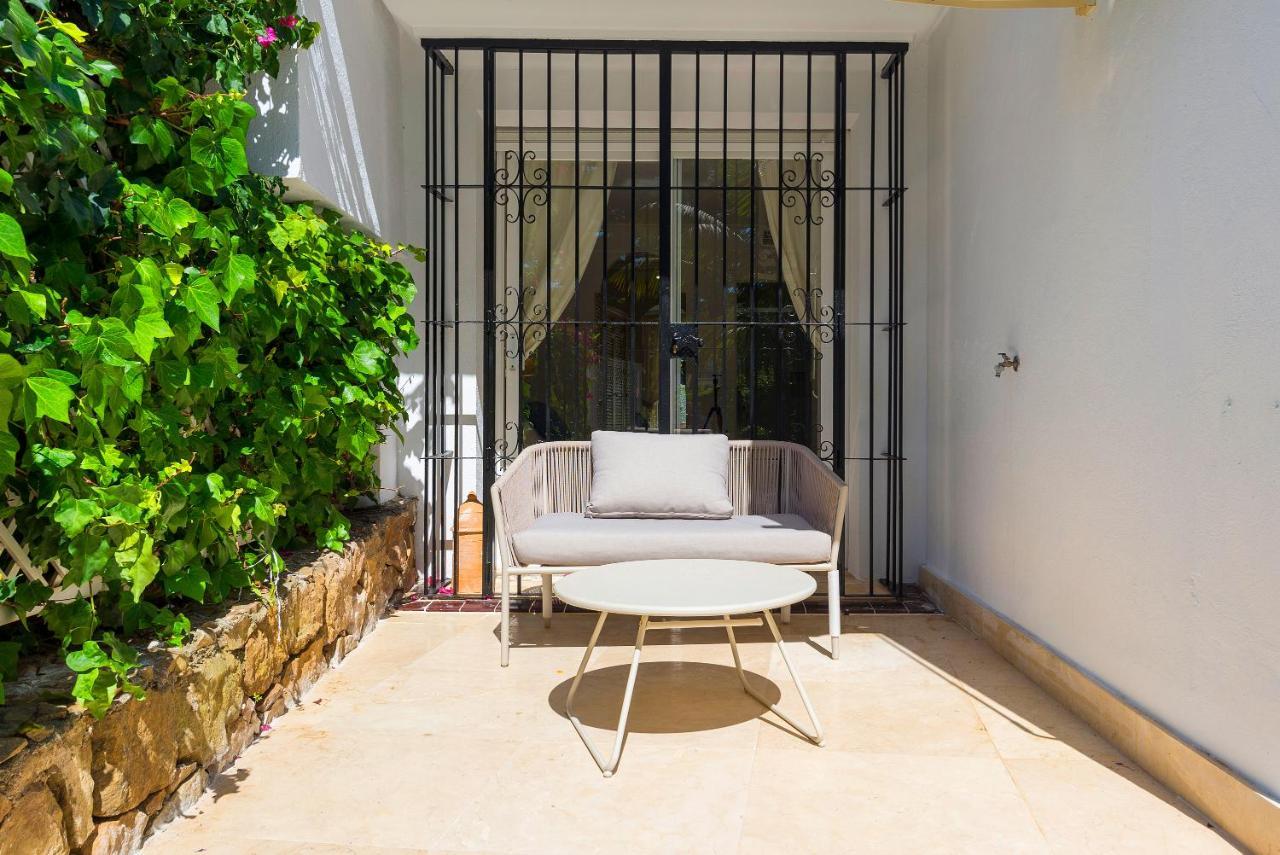 Elviria Playa White Pearl Beach Marbella Exterior photo