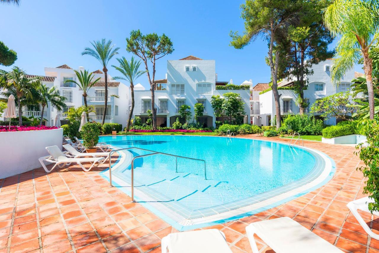 Elviria Playa White Pearl Beach Marbella Exterior photo